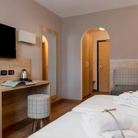 Hotel X Alp 4*
